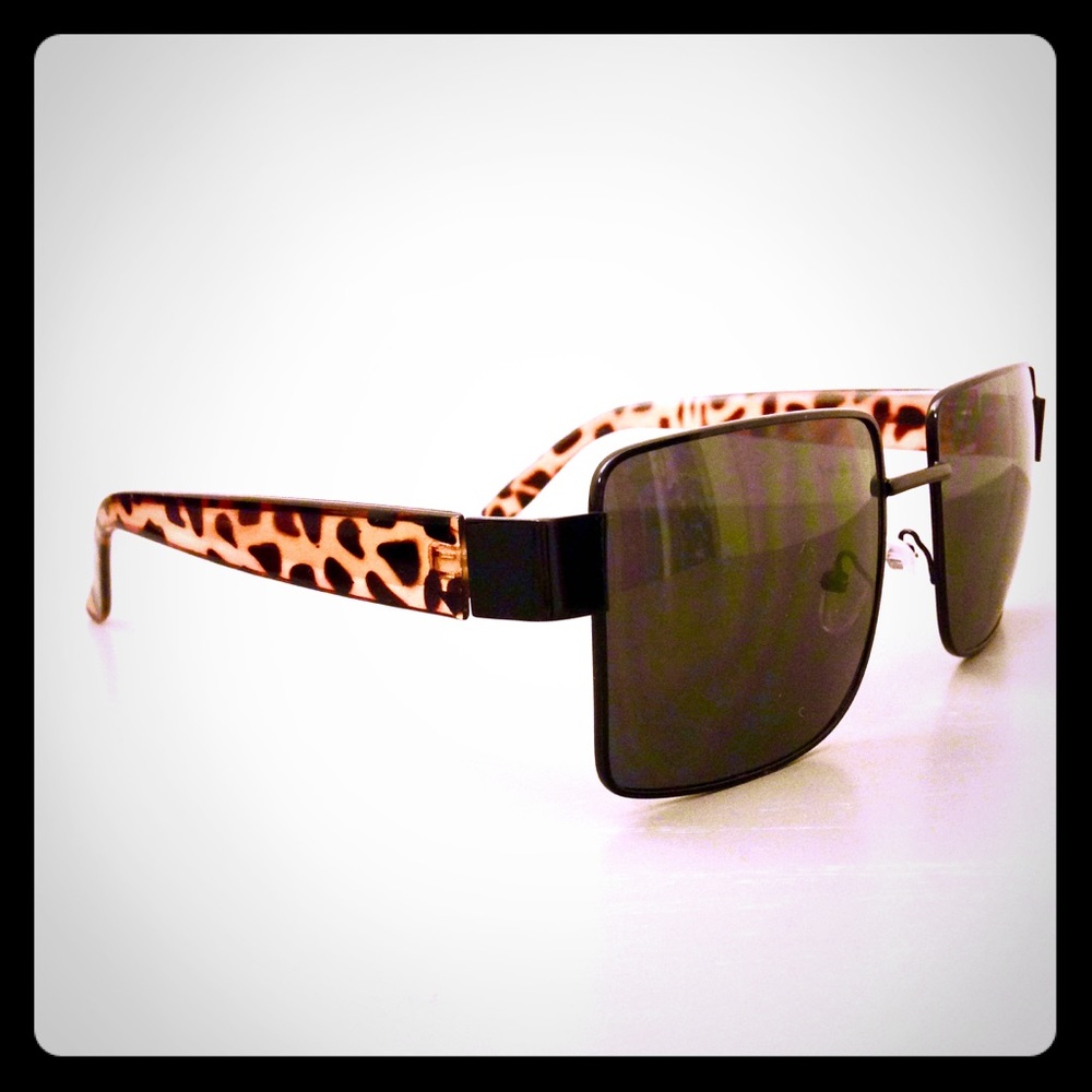 Sunglasses by BERENIK.